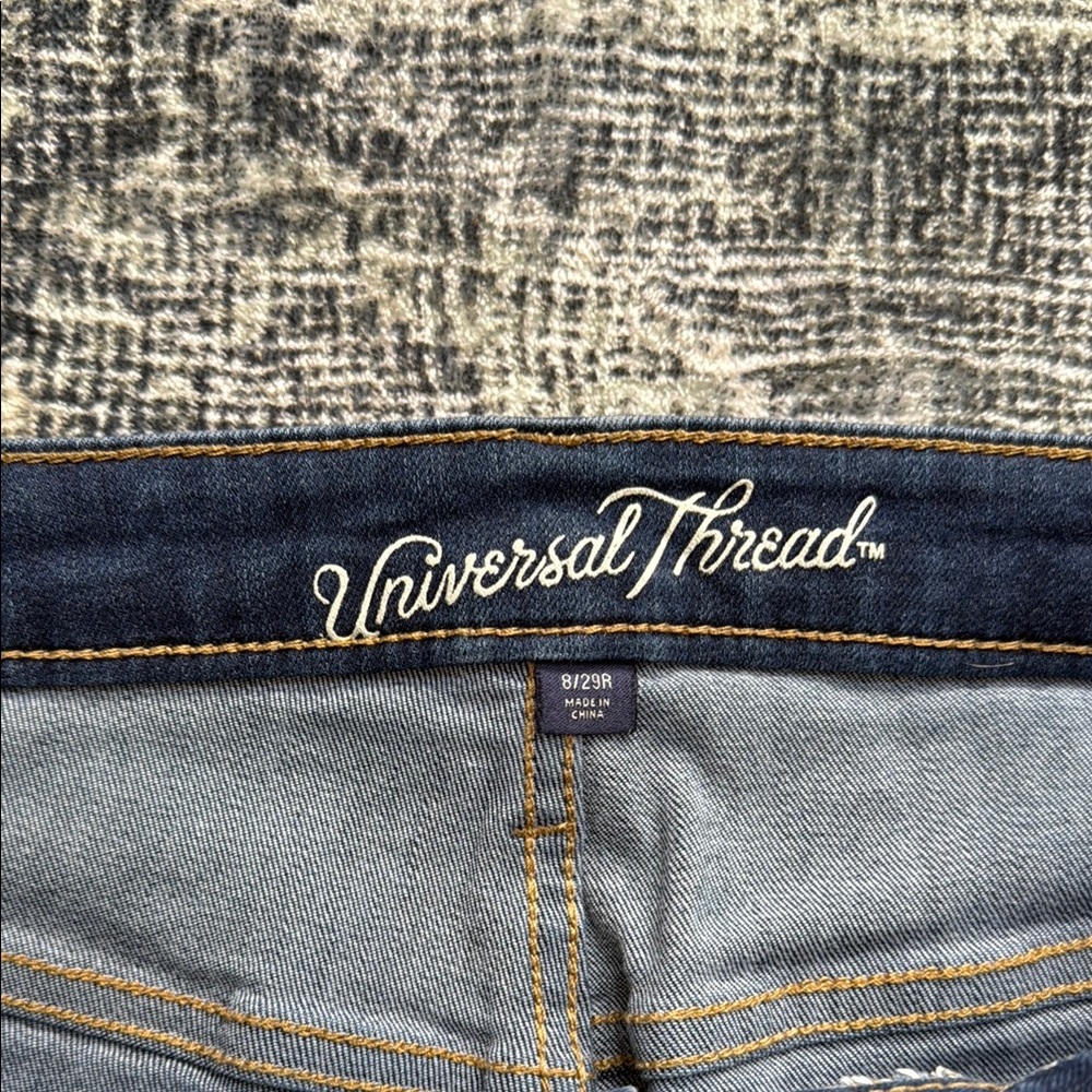 Universal Threads Distressed Jeans - Picture 2 of 7